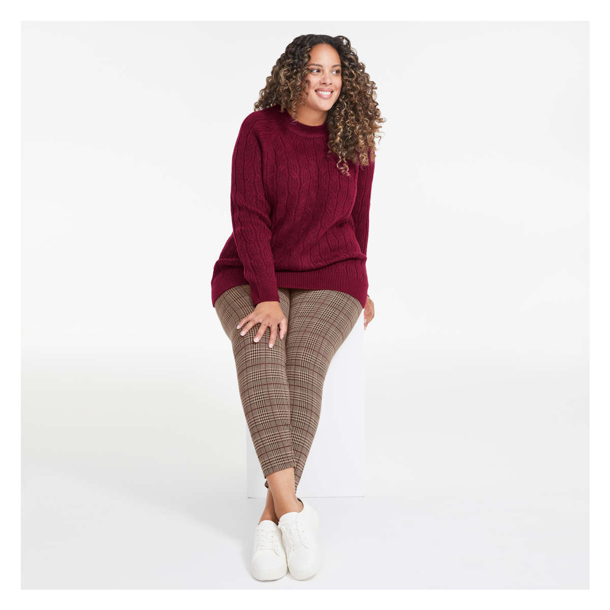Women+ Cable Knit Sweater in Dark Red 