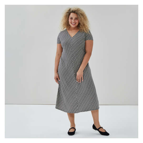Robe midi imprimée à ruché Femmes+ - Noir