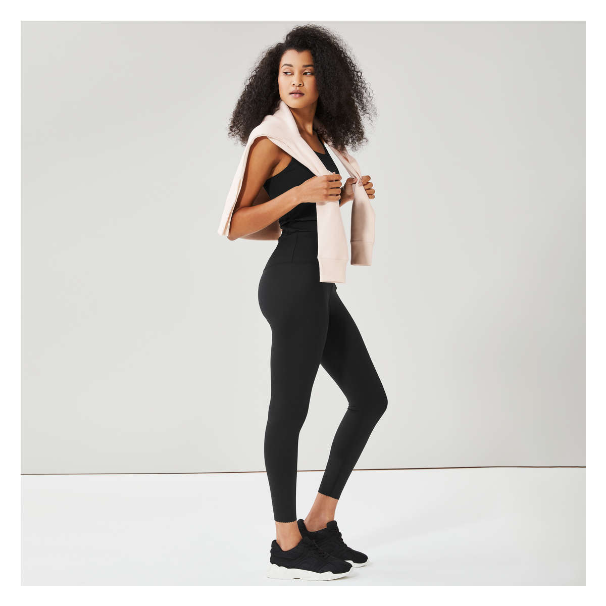 Scalloped Legging in Black from Joe Fresh