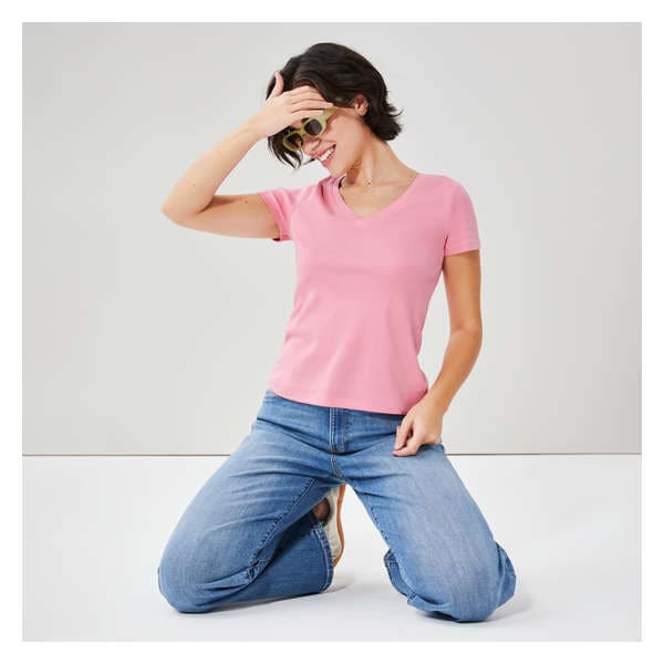 Organic Cotton V-Neck T-Shirt - Pastel Pink