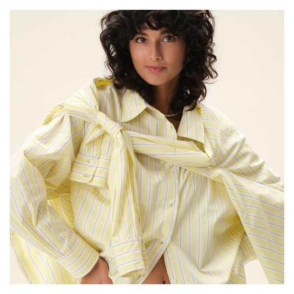 Essential Relaxed Button-Down - Light Yellow
