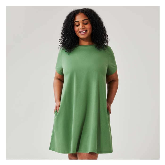 Aux Femmes Robe à manches courtes Femmes+