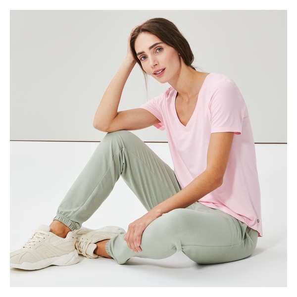 Active V-Neck T-Shirt - Light Pink
