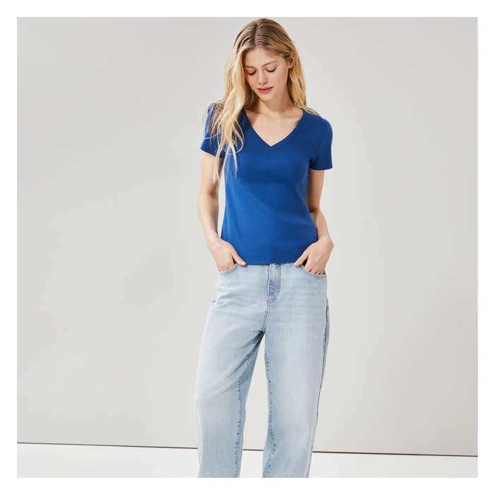 Aux Femmes T-shirt essentiel à col en V en coton biologique - Bleu