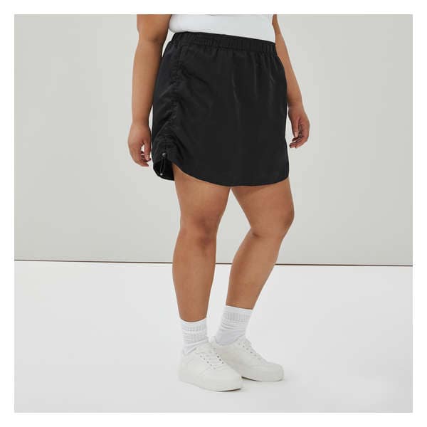 Women+ Active Side Cinched Mini Skirt - Black