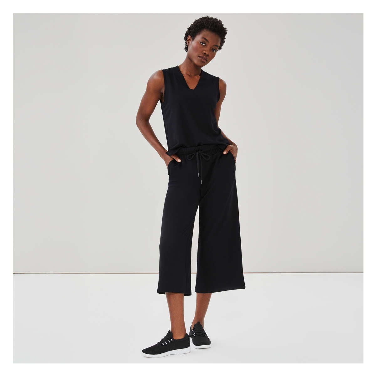 Active Wide Leg Crop Pant in Black from Joe Fresh Active Wide Leg Crop Pant in Black from Joe Fresh