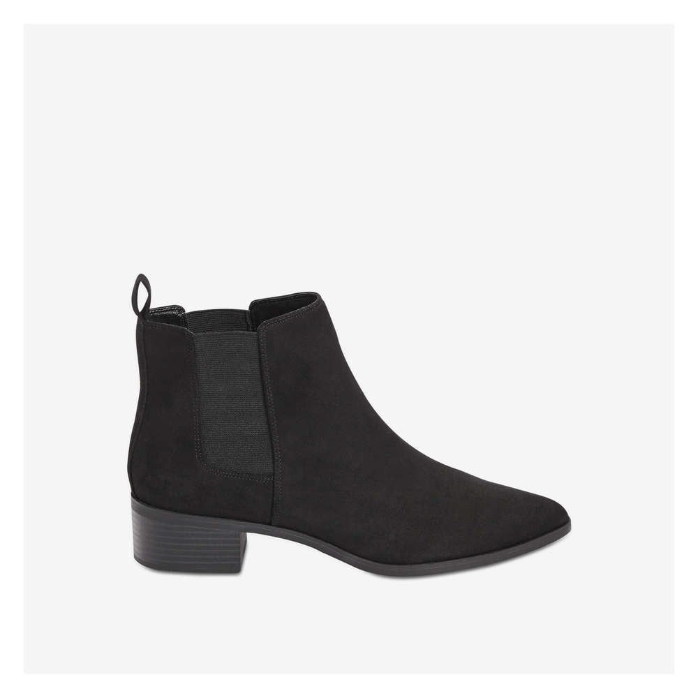 black leather pointed toe chelsea boot