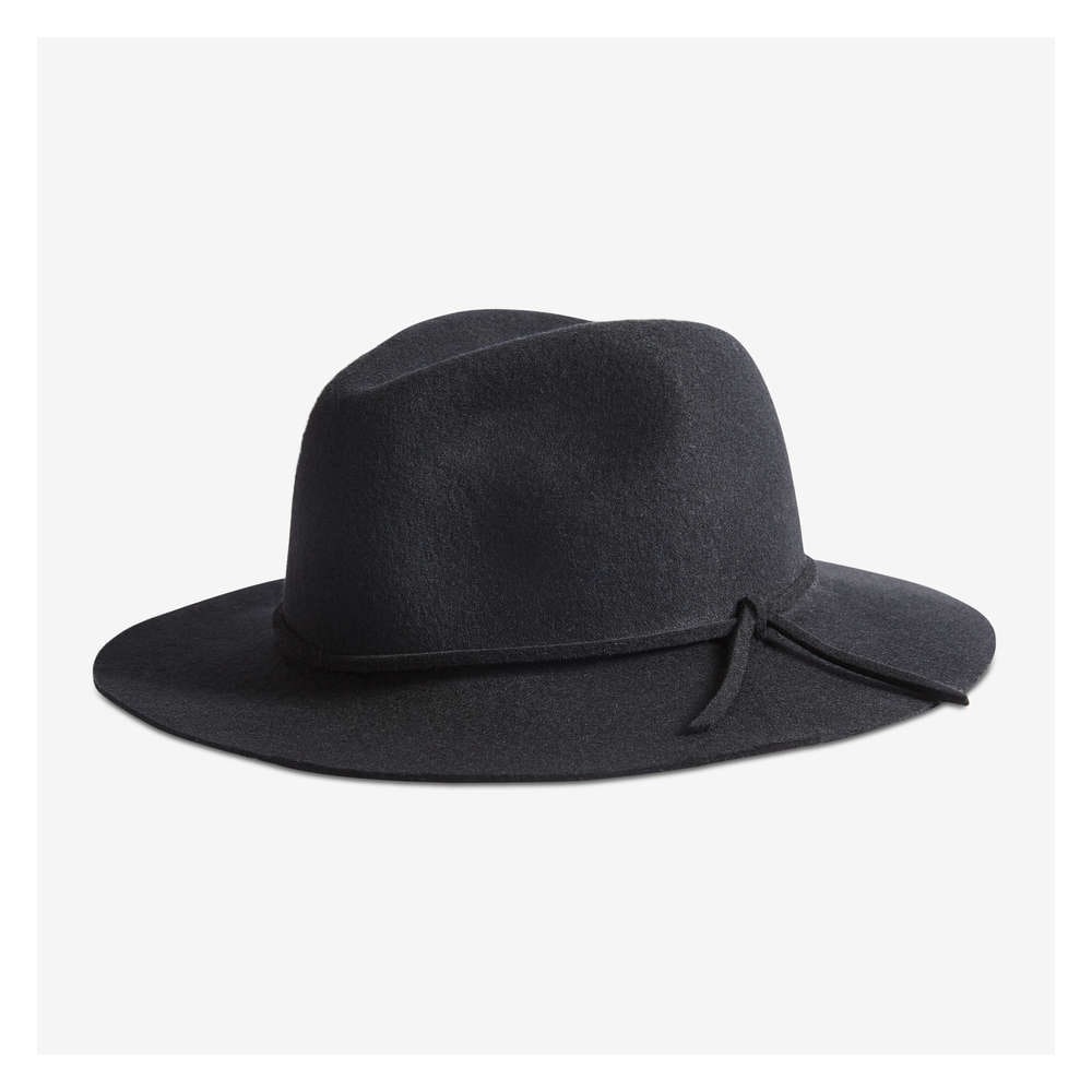 black felt panama hat