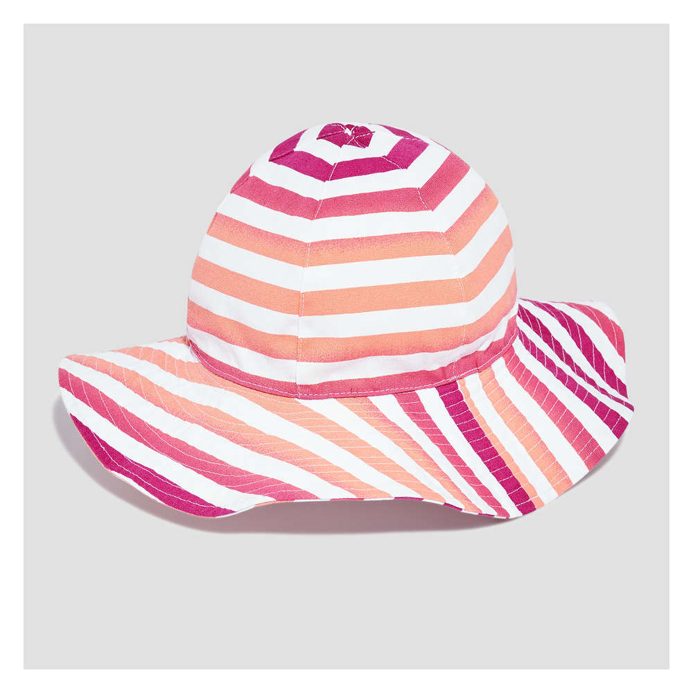 pink floppy sun hat