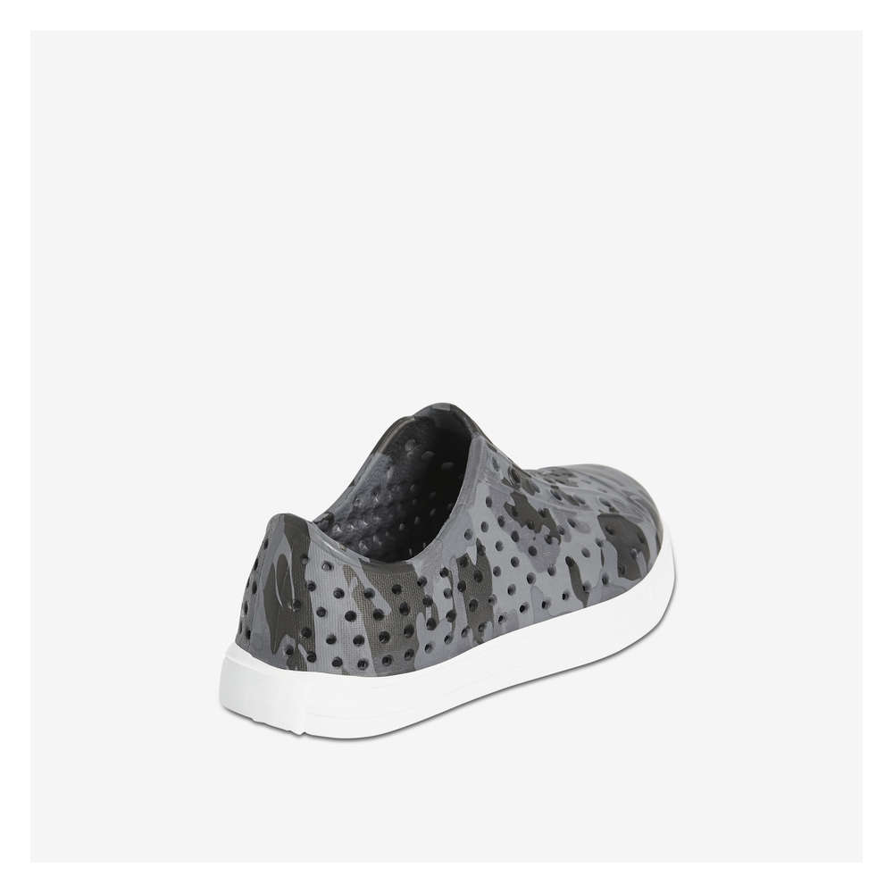 camo water shoes