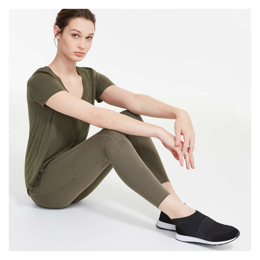 Joe Fresh T-shirt sport à col rond 1 ea, 16,00 $/1ch