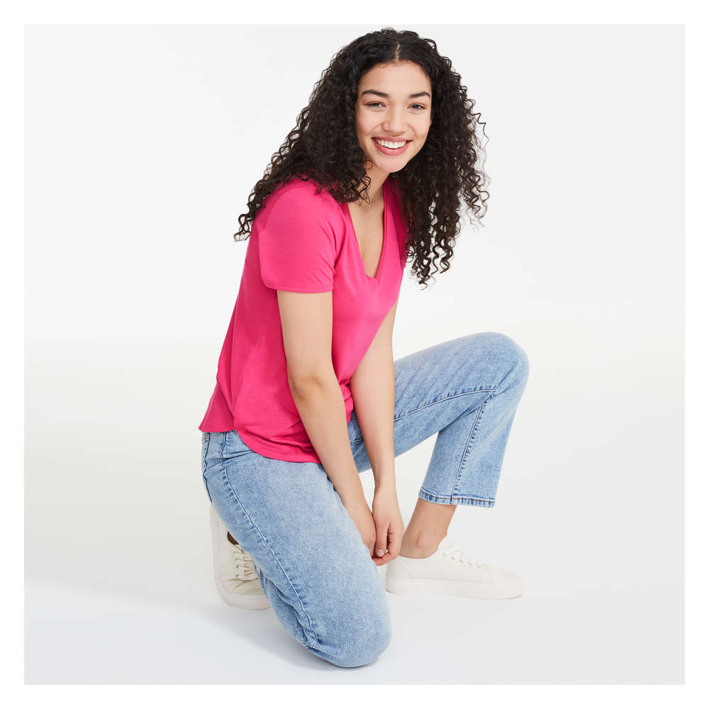 V-Neck Boyfriend Tee | Real Canadian 