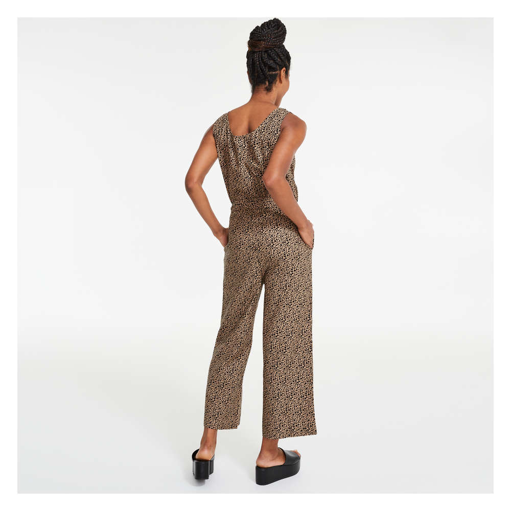 Printed Linen-Blend Jumpsuit in Light 