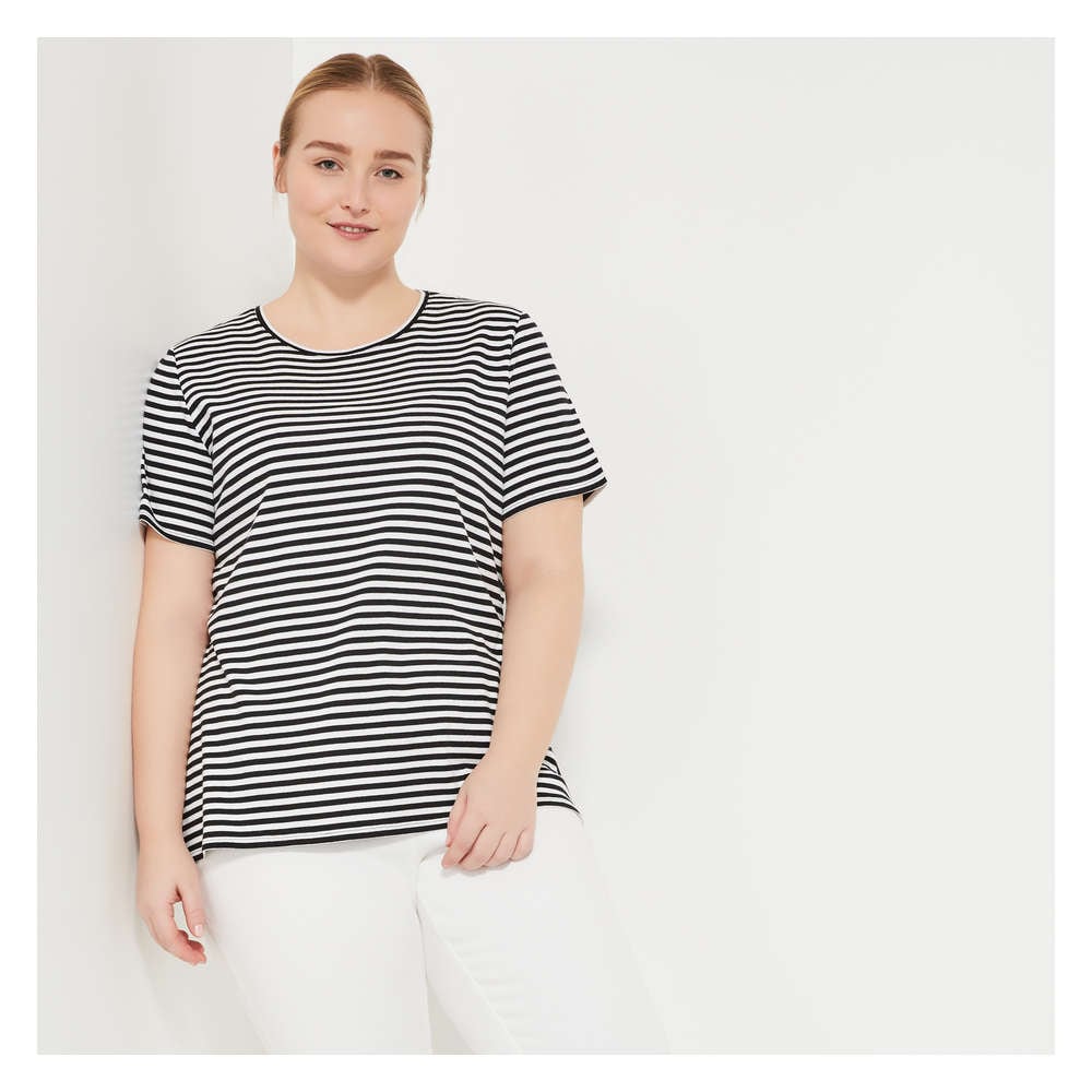 Joe Fresh Women+ Essential Crew Neck Tee 1 ea, $10.00/1ea