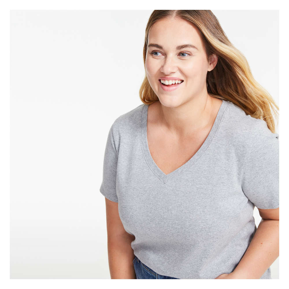 Joe Fresh Women+ Organic Cotton V-Neck Tee - 1 ea