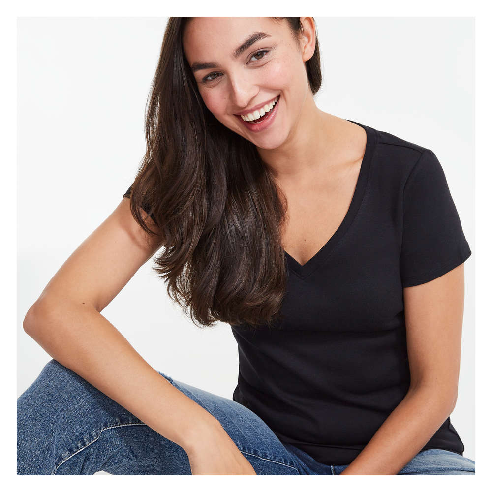 Essential V-Neck Tee in JF Black from 